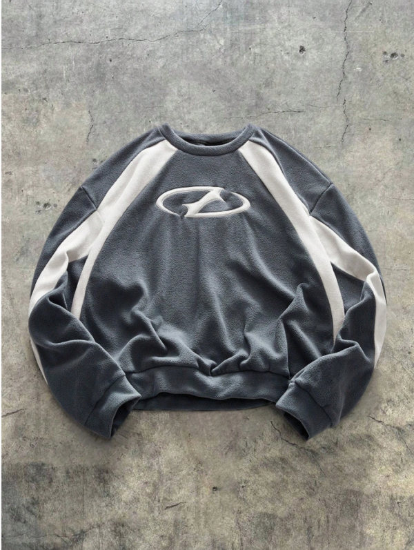 Sudadera gris con estampado